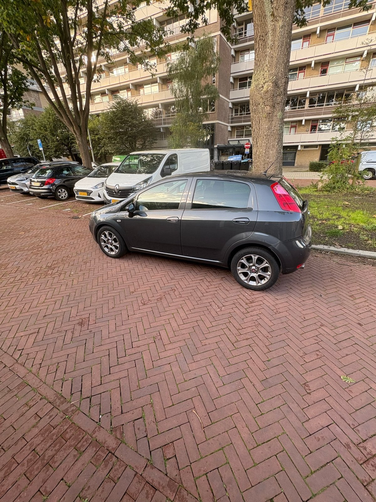 Fiat Punto 0.9 Twinair 74KW 5DR 2016 Grijs 2950€, Auto's, Voorwielaandrijving, 49 €/maand, Origineel Nederlands, Handgeschakeld