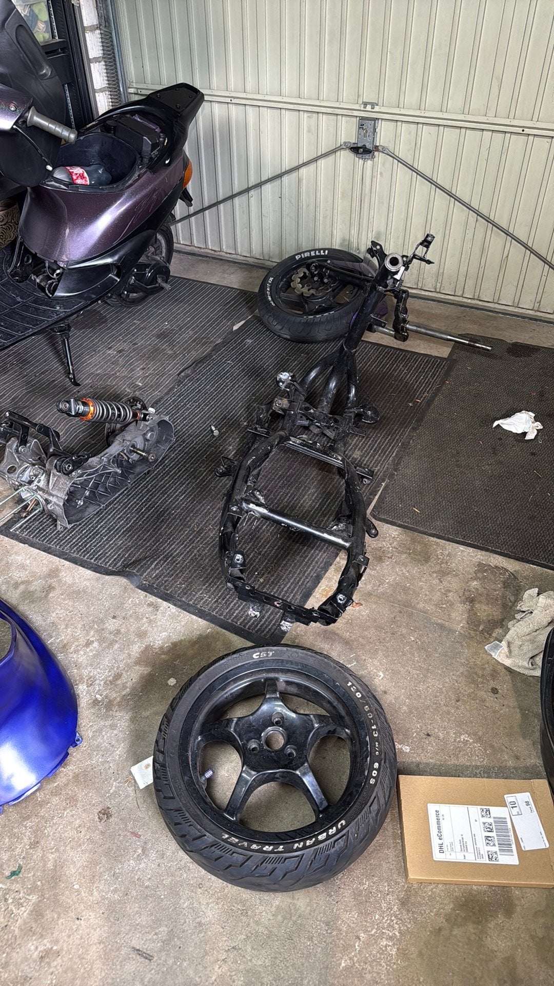 Aerox carters frame op brom wielen en voorvork, Motoren, Ophalen of Verzenden