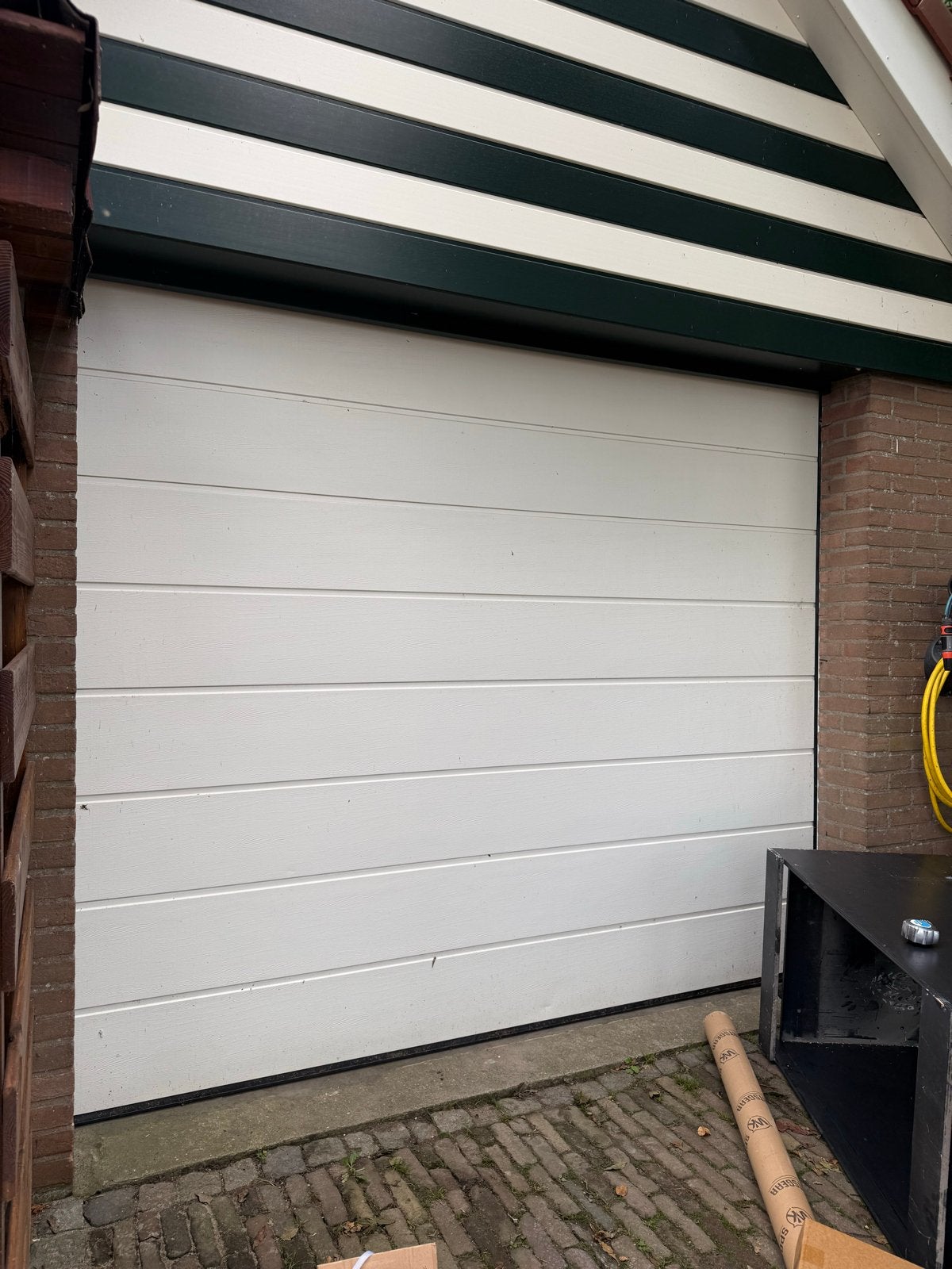 Garagedeur 2.15m hoog x 2.50m breed met elektrische opener, Ophalen, Gebruikt, Garagedeur, Metaal