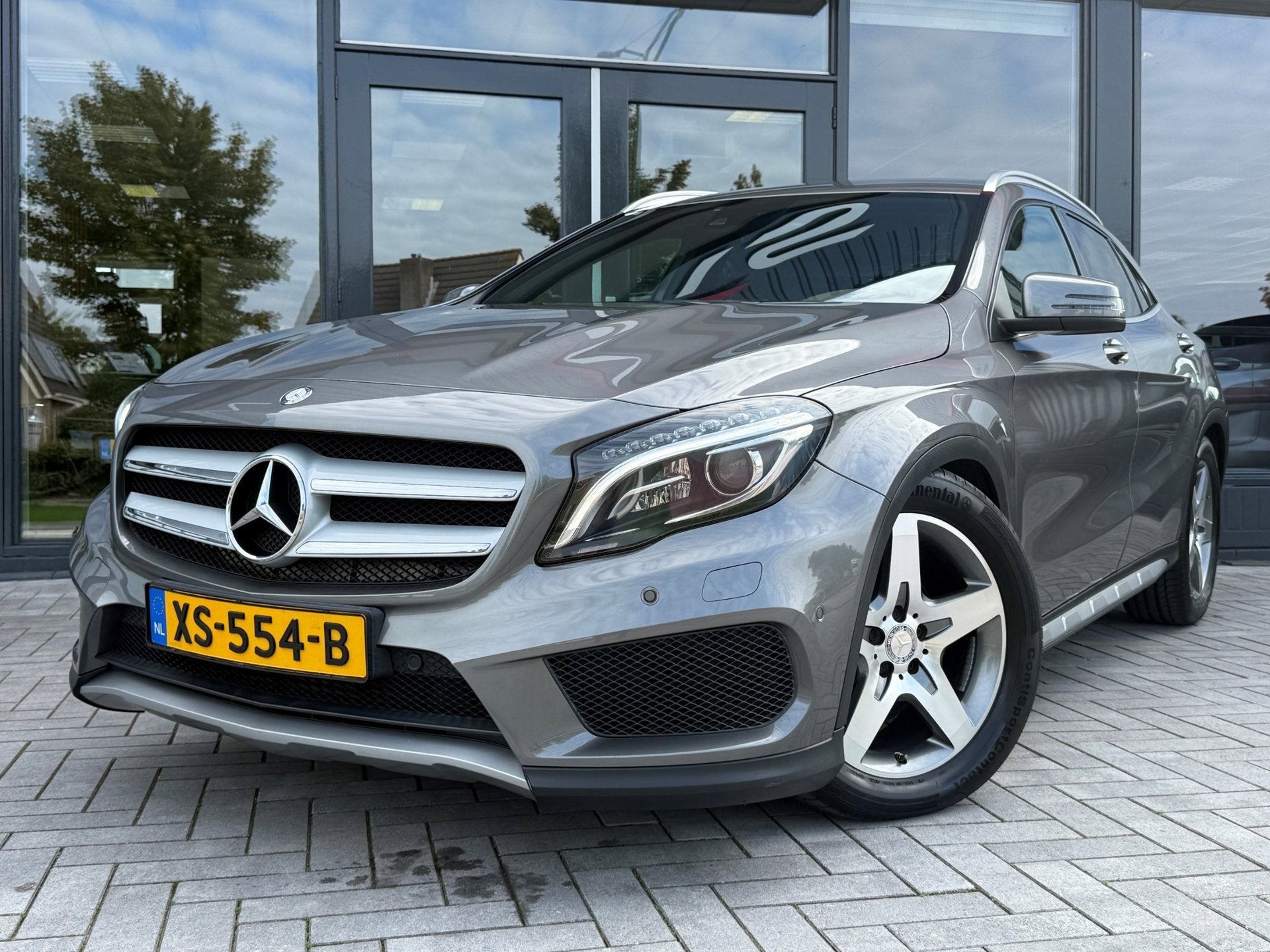 Mercedes-Benz GLA-klasse 200 AMG Leder Automaat Led Camera, Gebruikt, Euro 6, 715 kg, Navigatiesysteem
