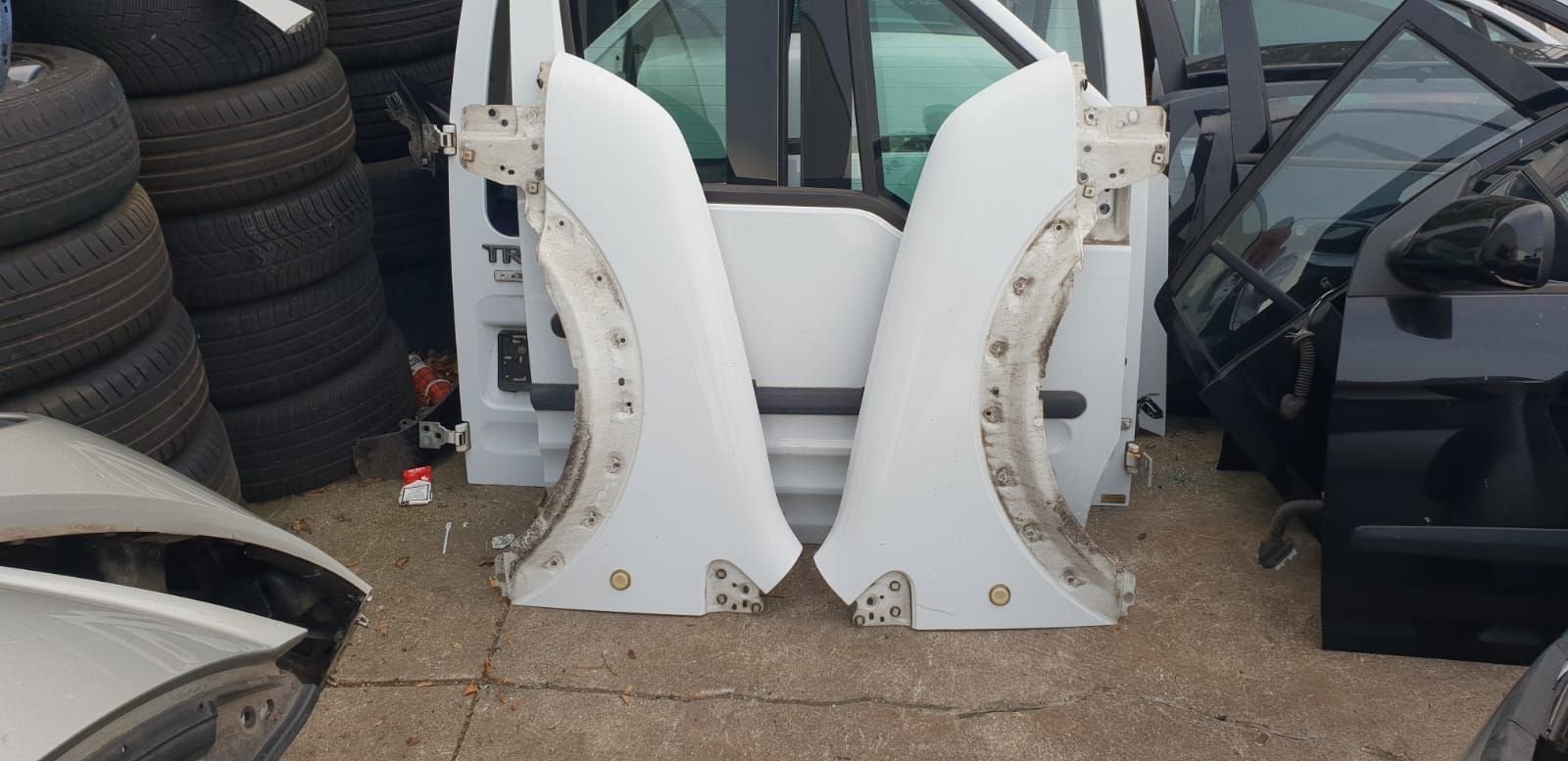 FORD TRANSIT CONNECT VOORSCHERMEN BJ 2005 TOT 2010, Gebruikt, -, -, Ophalen of Verzenden
