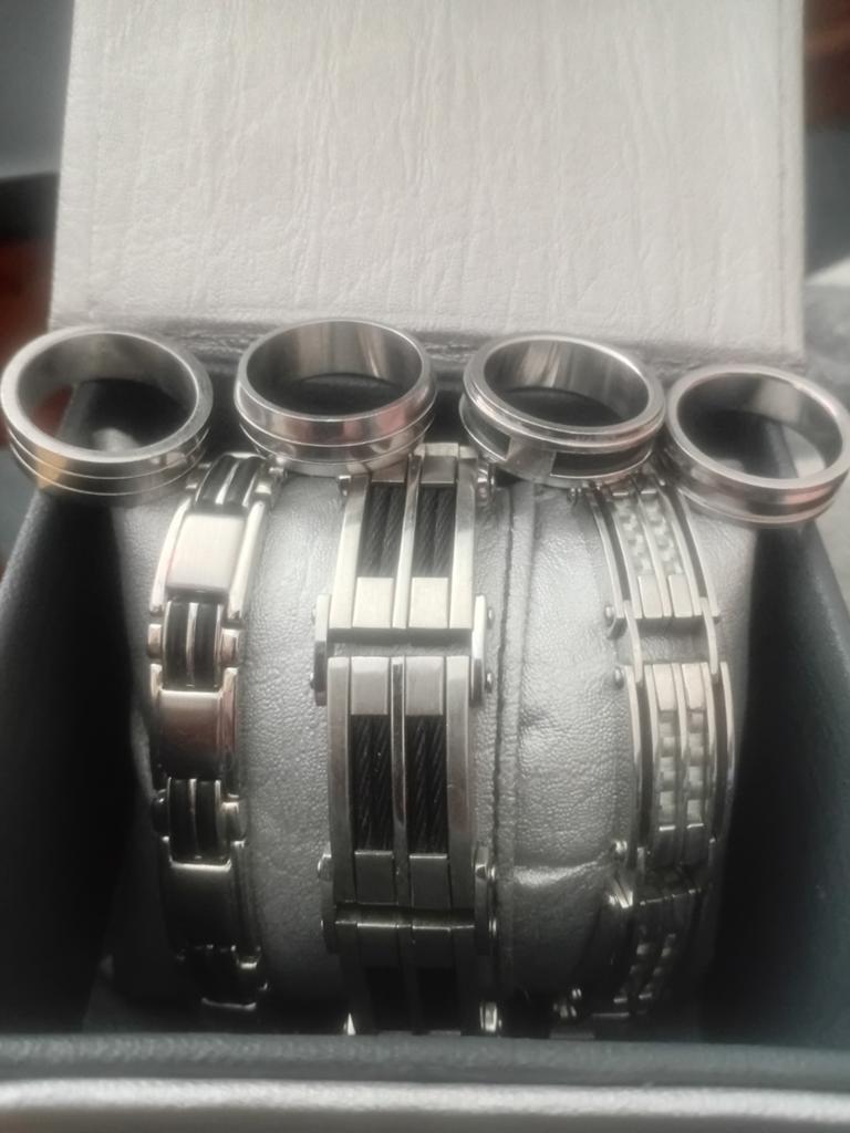 IXXXI Amsterdam Ringen en Armbanden Set - Zilverkleurig, 18 tot 19, IJzer of Staal, Ophalen of Verzenden, Zo goed als nieuw