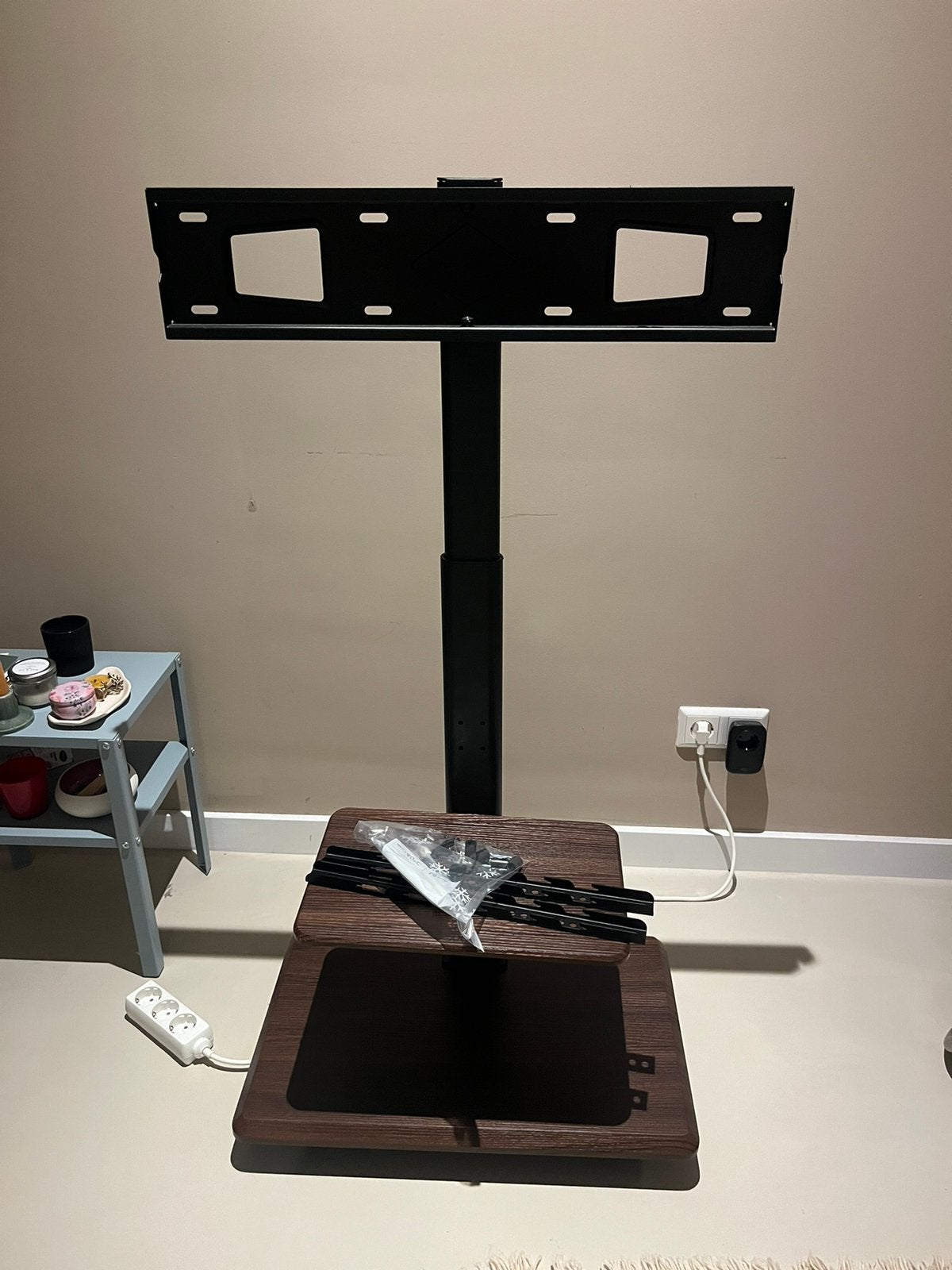 XTRARM Delphos Mobiele TV - Standaard, Ophalen, Zo goed als nieuw