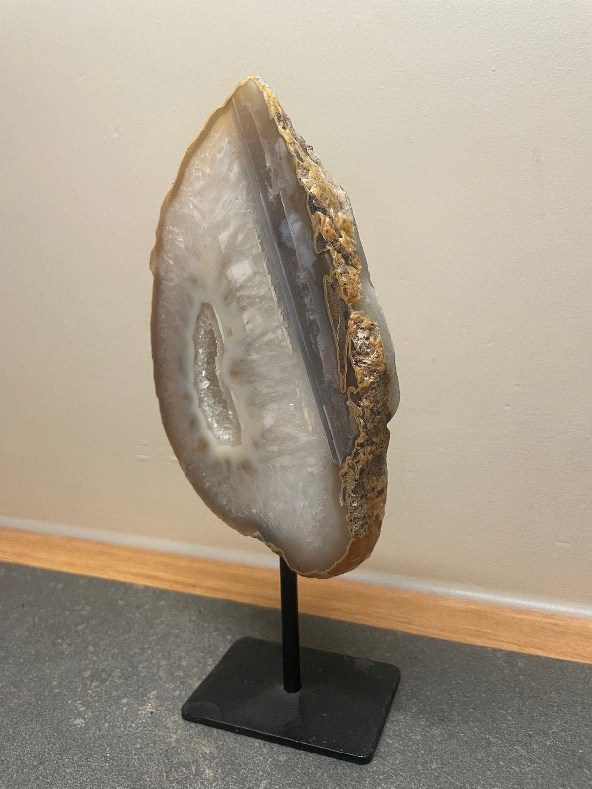 Agaat geode op metalen standaard – 20 cm, Ophalen, Mineraal