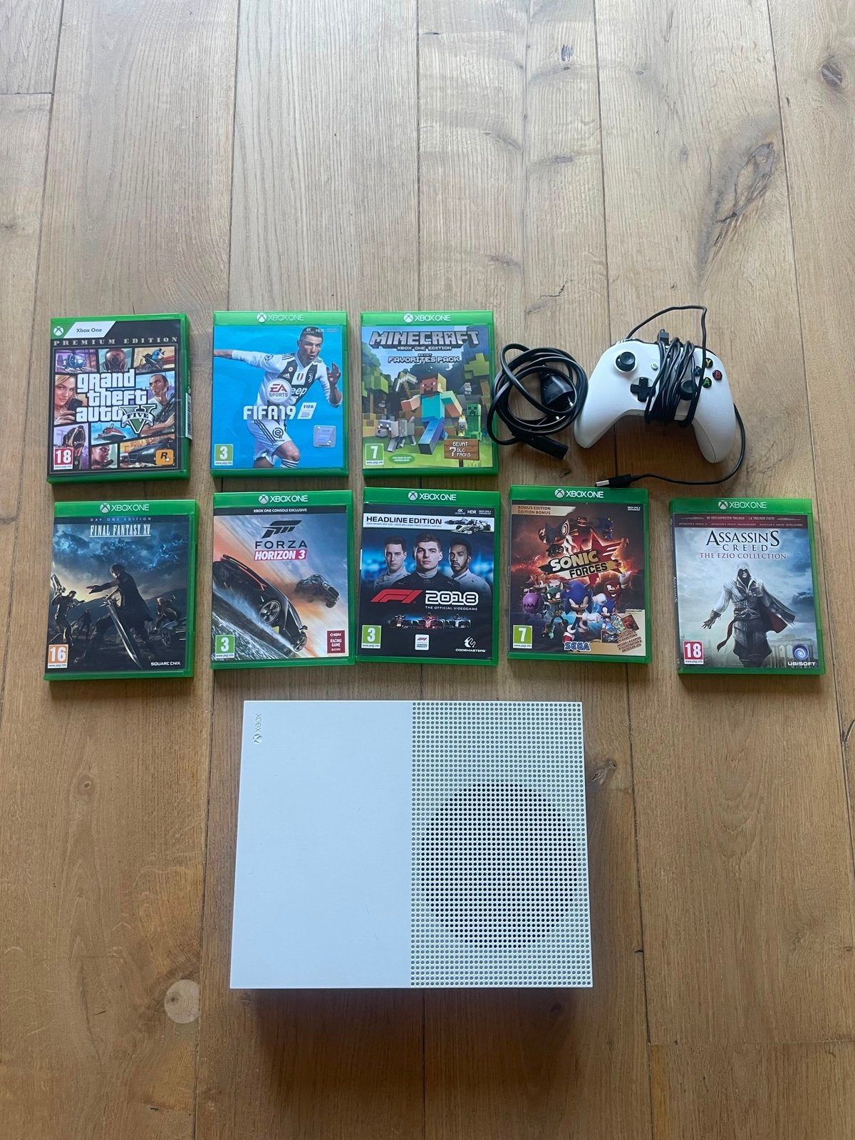 Xbox One S Wit + Controller + 8 Games – Complete Bundel, Ophalen, Zo goed als nieuw, 500 GB, Met 1 controller