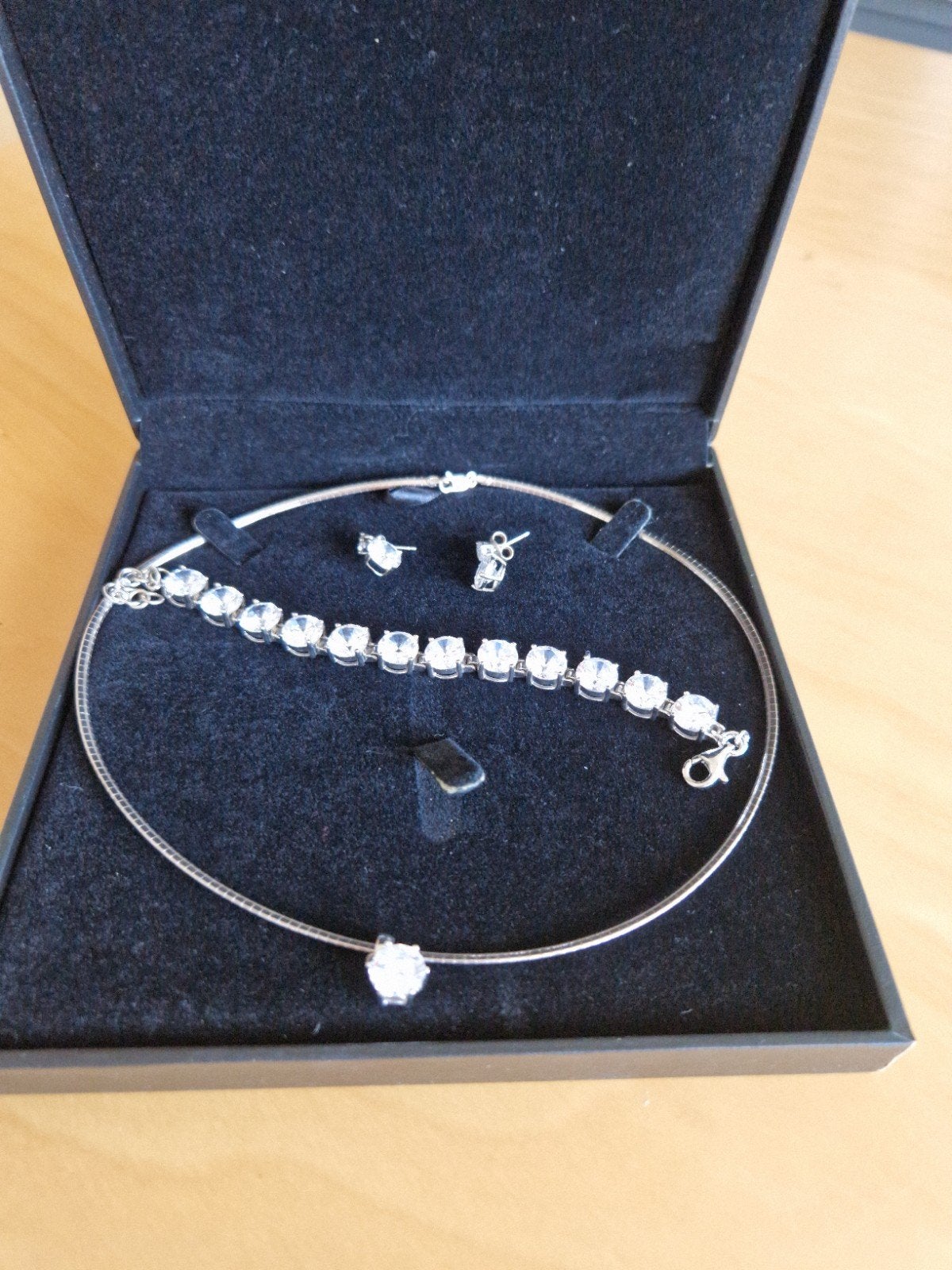 Feestelijke set: echt zilveren collier, armband en oorbellen, Sieraden, Tassen en Uiterlijk, Kettingen, Met kristal, Ophalen of Verzenden