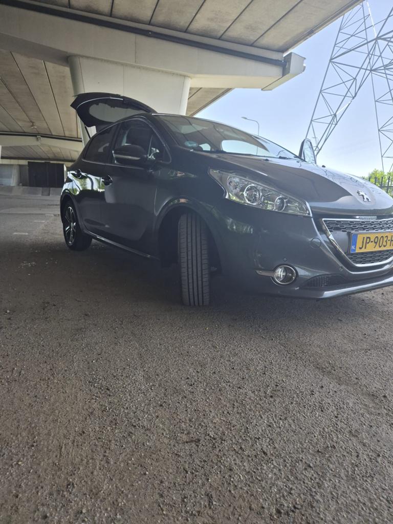 Peugeot 208 1.2 VTI 5-D 2015 Grijs (pano), Auto's, Peugeot, Voorwielaandrijving, 1199 cc, Handgeschakeld, Particulier