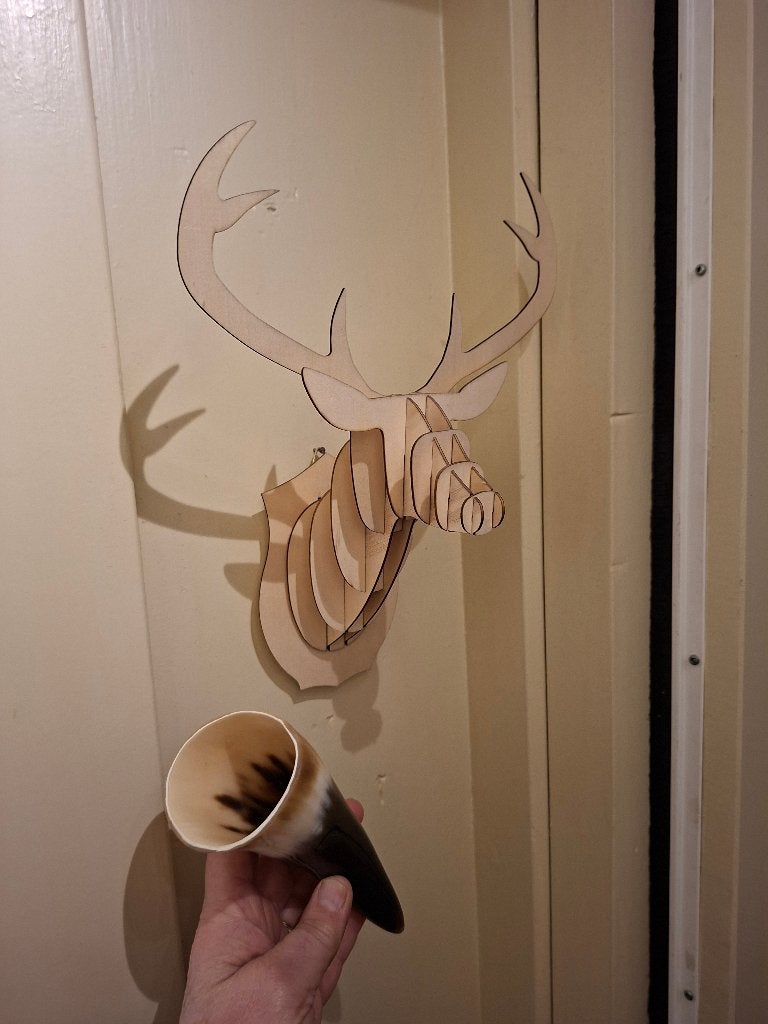 Hert hoofd 3d voor aan de muur + koeienhoorn = 5 euro, Ophalen, Bruin, Zo goed als nieuw, Wanddecoratie