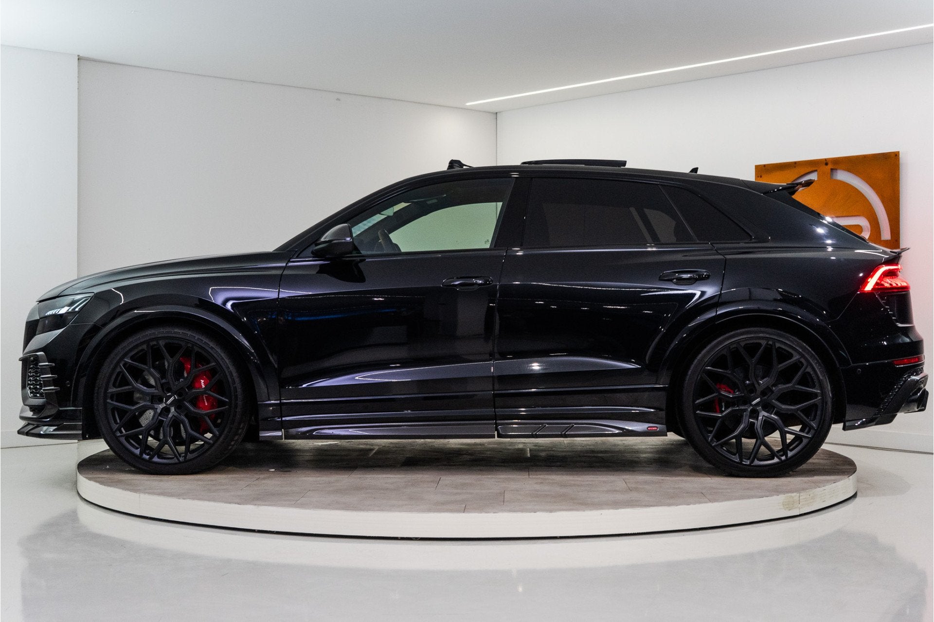 Audi RS Q8 4.0 TFSI RSQ8 Quattro 600PK | Urban Bodykit | Car, Auto's, 12 maanden, Gebruikt, Zwart, Bedrijf