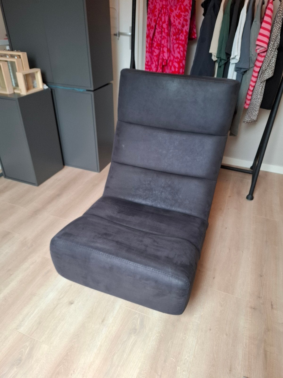 Draaibare zwart relax fauteuil van Pronto, Ophalen, Zo goed als nieuw, 75 tot 100 cm, 50 tot 75 cm