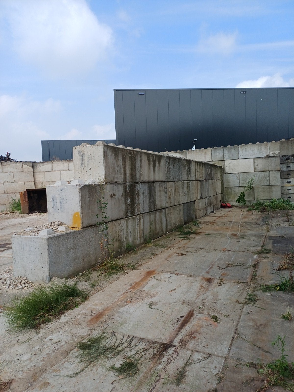 beton blokken 146 st 9 halve, Ophalen