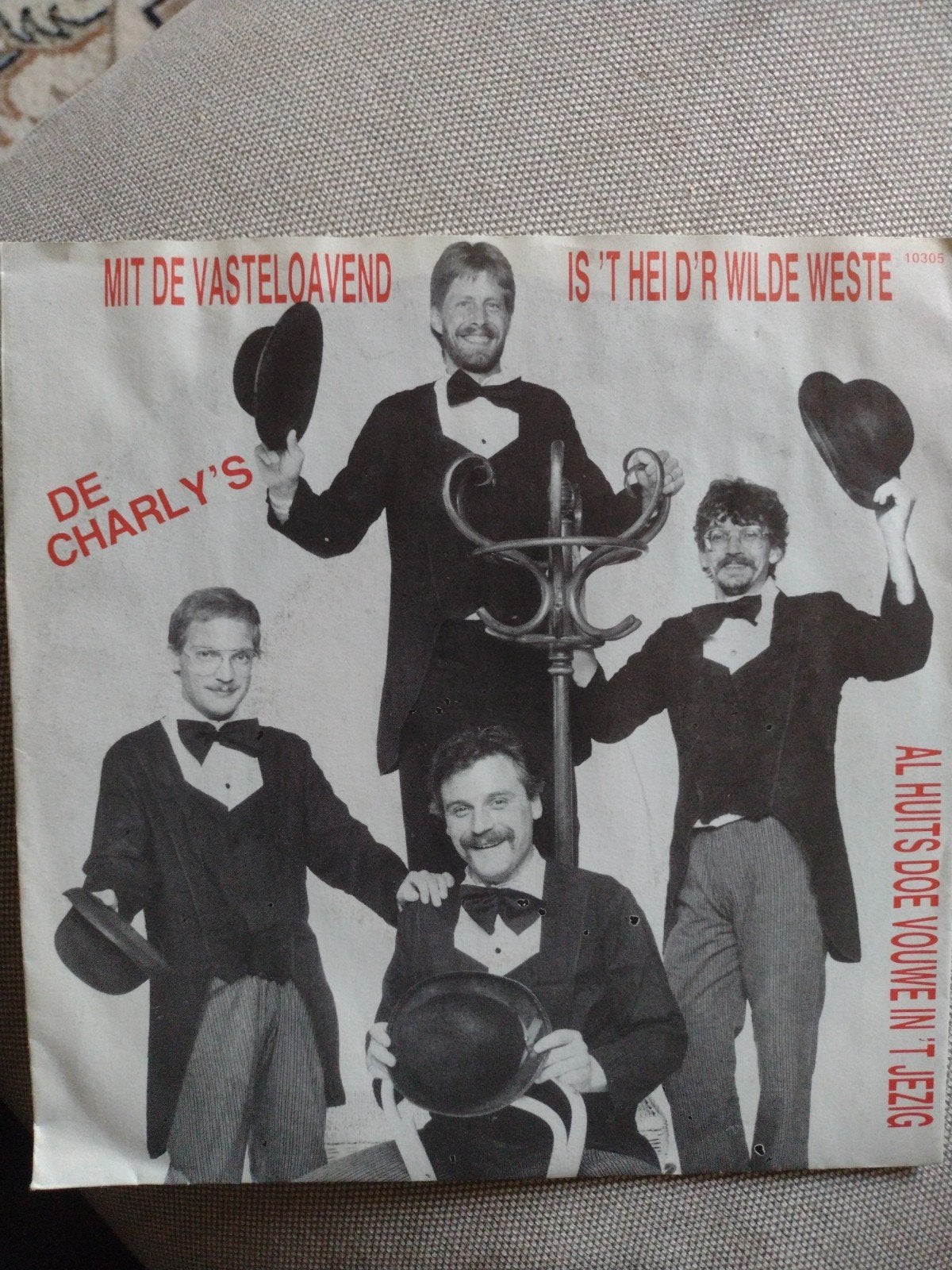 De Charly's - Mit de Vastelaovend is 't Hei D'r Wilde Westen, LP, Gebruikt, 7 inch, Ophalen of Verzenden