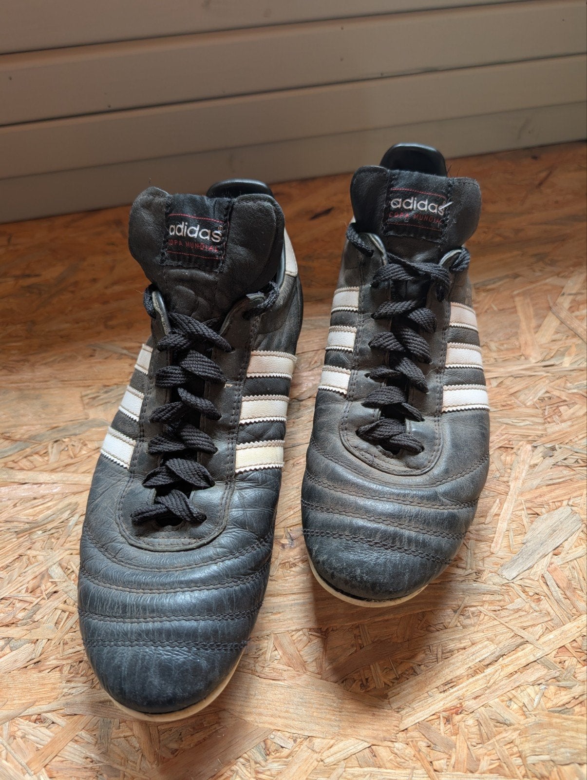 Adidas Copa Mundial voetbalschoenen - Maat 9 (gras), Ophalen of Verzenden, Zo goed als nieuw, Schoenen