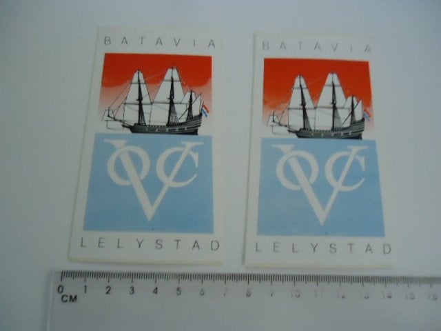 sticker oud VOC BATAVIA schip vintage scheepvaart lelystad, Verzamelen, Verzenden, Zo goed als nieuw, Bedrijf of Vereniging