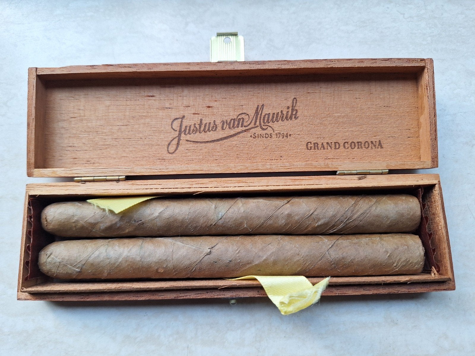 Justus van Maurik Grand Corona Sigaren., Ophalen of Verzenden, Zo goed als nieuw, Tabaksdoos of Verpakking