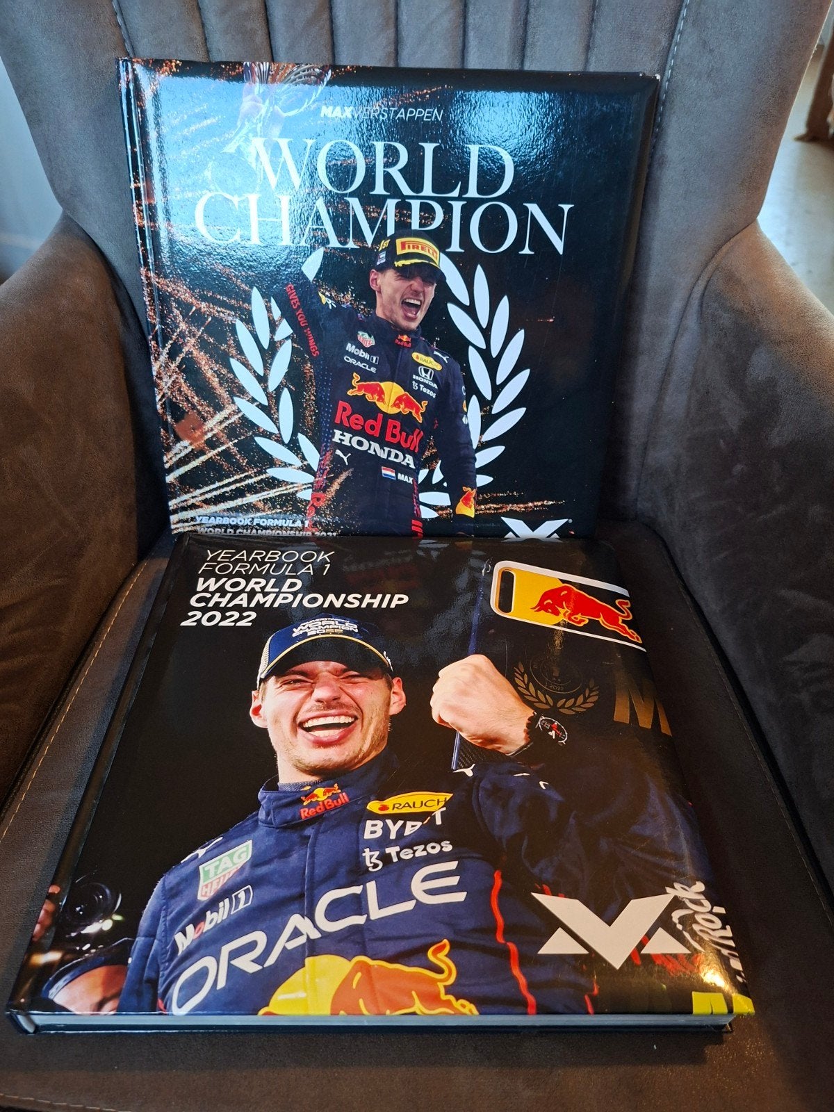 Max Verstappen World Champion Jaarboeken 2021 & 2022, Ophalen of Verzenden, Zo goed als nieuw, Overige merken, Max Verstappen