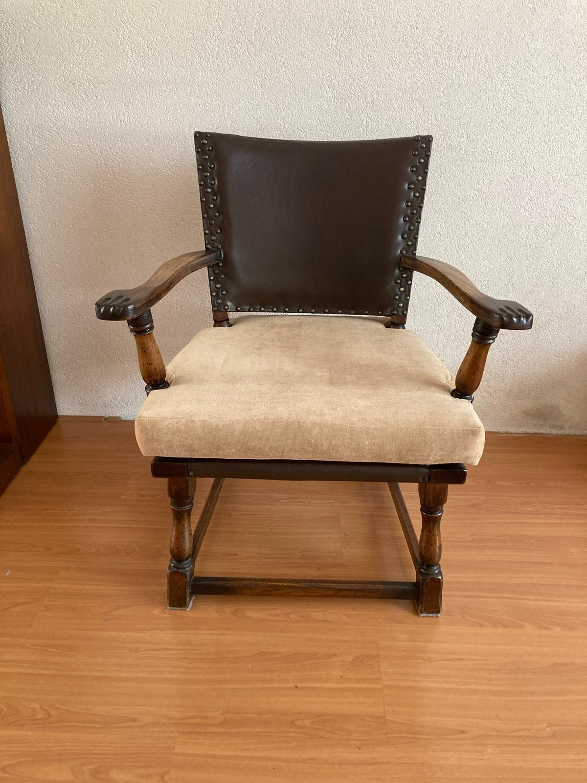 Antieke eikenhouten fauteuil met bruin lederen bekleding, Antiek en Kunst, Ophalen
