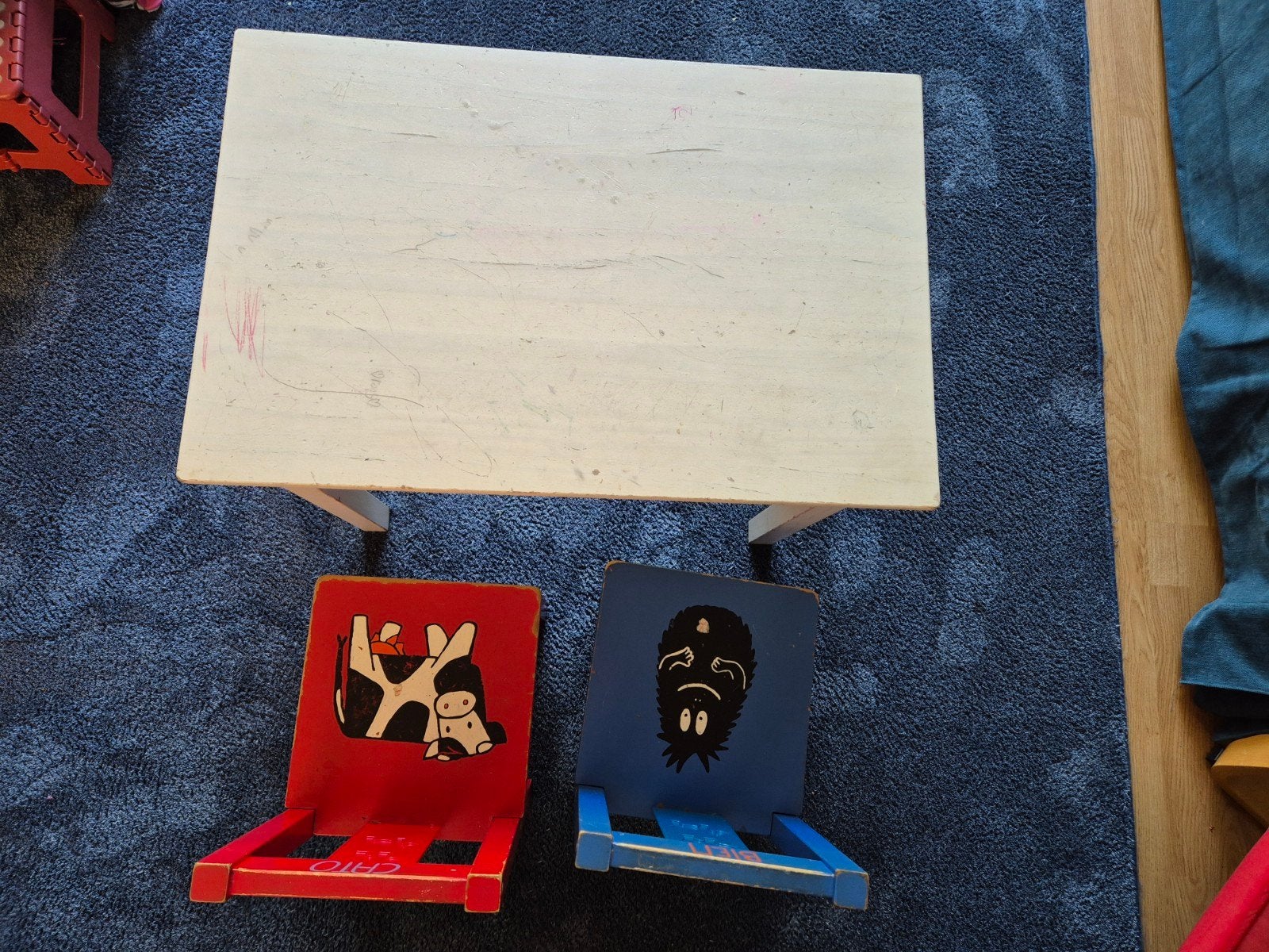 (GRATIS) Speltafel met 2 stoelen., Ophalen, Gebruikt