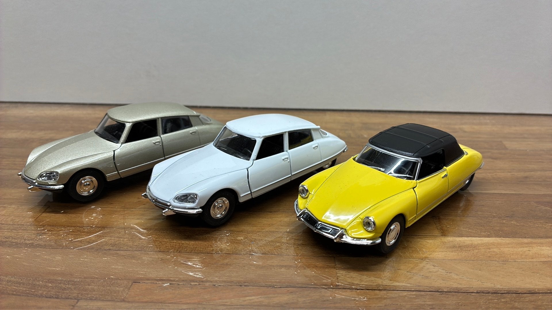3x Citroen DS19. DS23 van Welly, Ophalen of Verzenden, Zo goed als nieuw, Auto, Overige merken