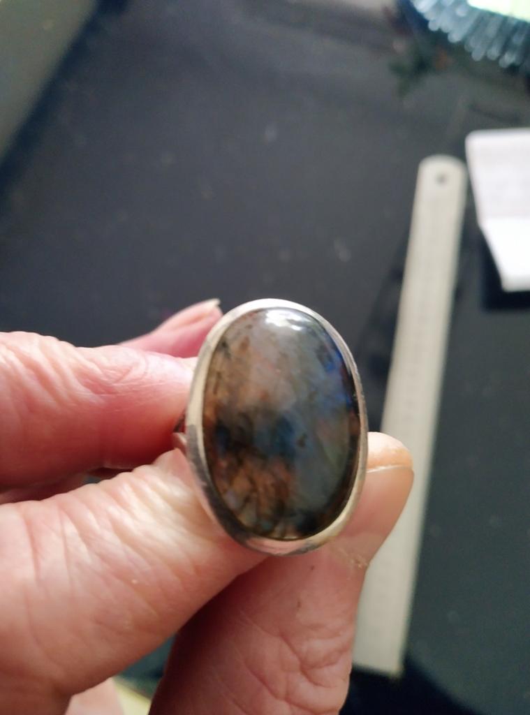 Zilveren ring met edelsteen, Ophalen, 20 of groter, Nieuw, Met edelsteen