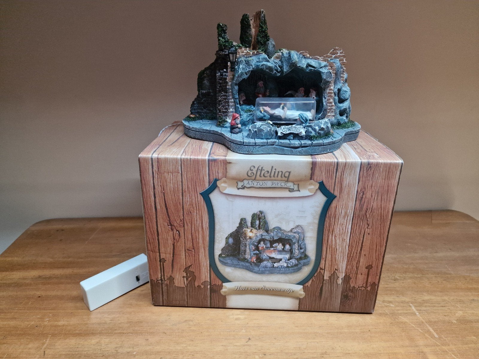 Sneeuw witjes huis met orginele doos, Ophalen, Zo goed als nieuw, Beeldje of Poppetje