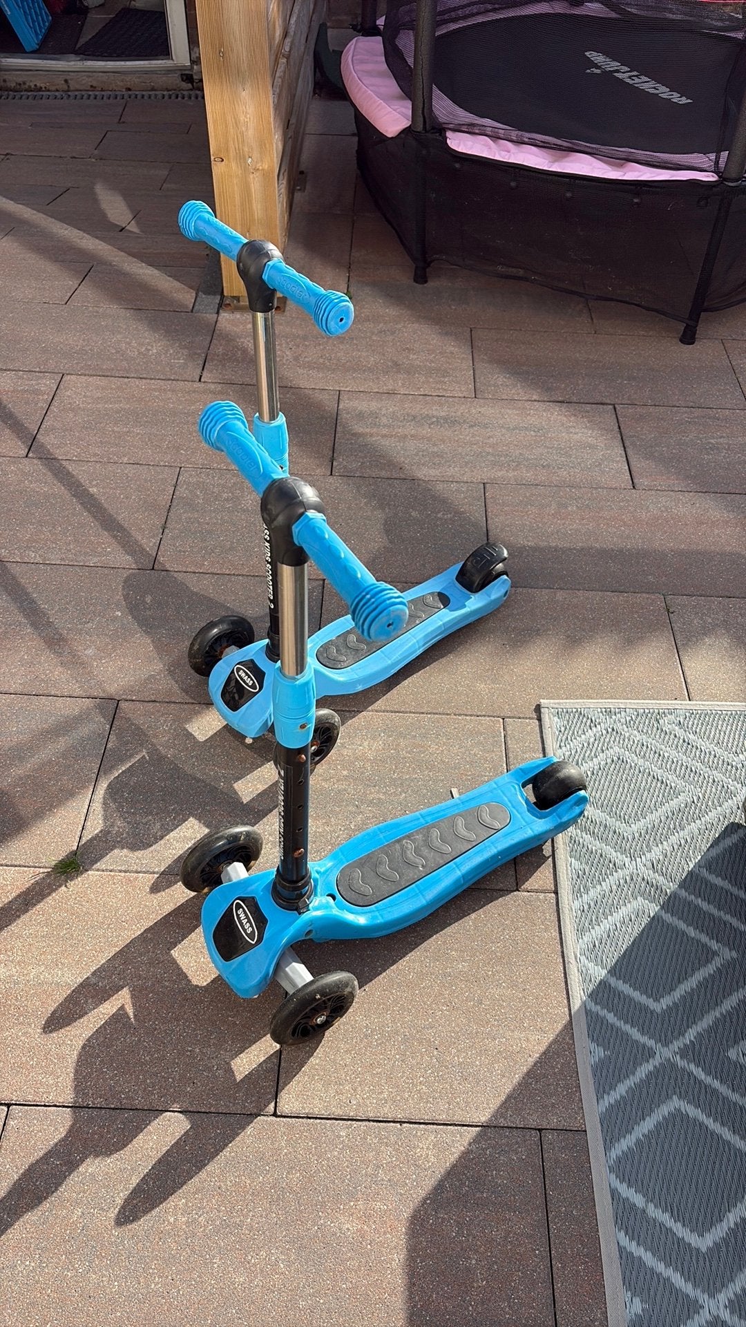 Blauwe SWISS KIDS SCOOTER 2 step met lampjes in wielen, Ophalen of Verzenden, Gebruikt, Gewone step