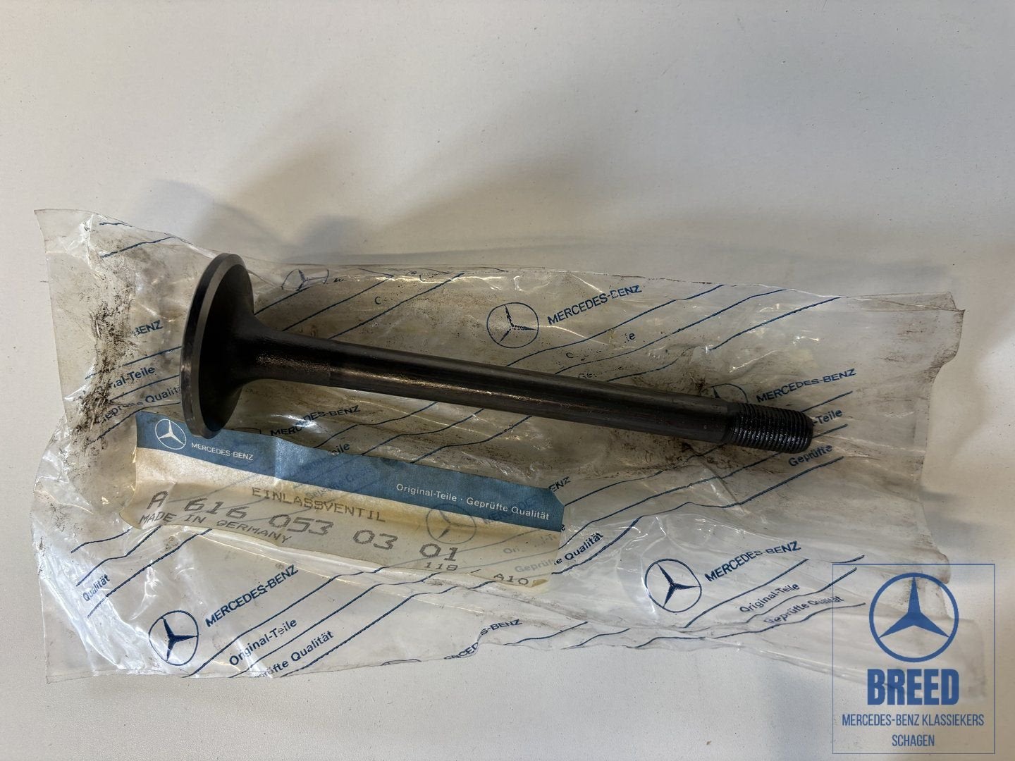 NOS inlaatklep voor Mercedes-Benz OM616 OM617 W115 W123 W601, Auto-onderdelen, -, Nieuw, Ophalen of Verzenden, -