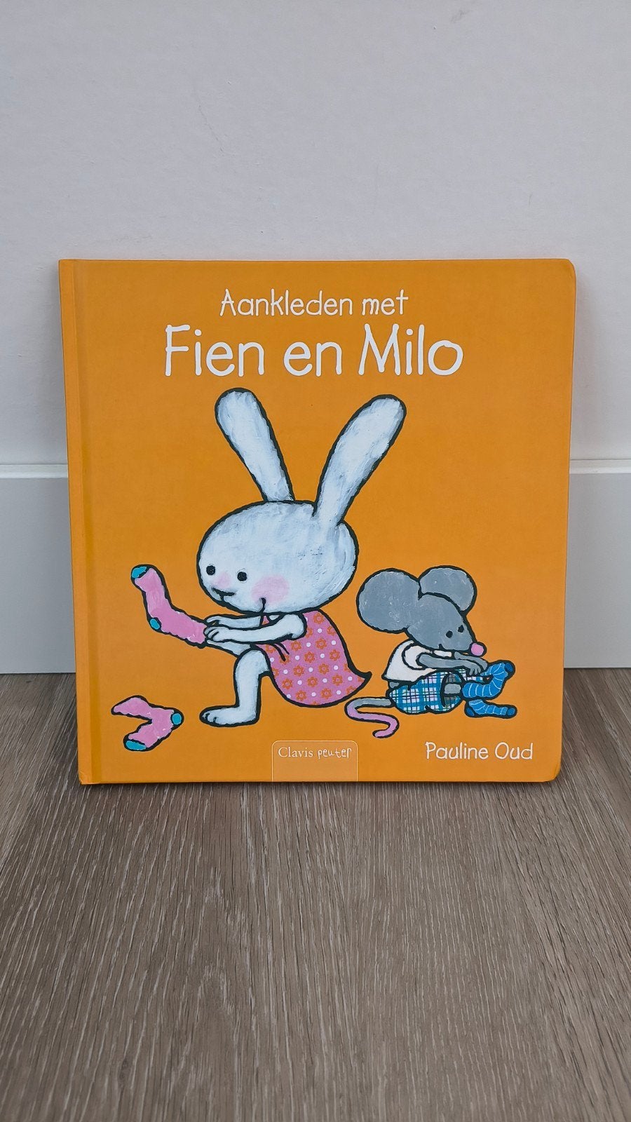 Aankleden met Fien en Milo, Ophalen of Verzenden, Zo goed als nieuw, Paoline Oud, 2 tot 3 jaar