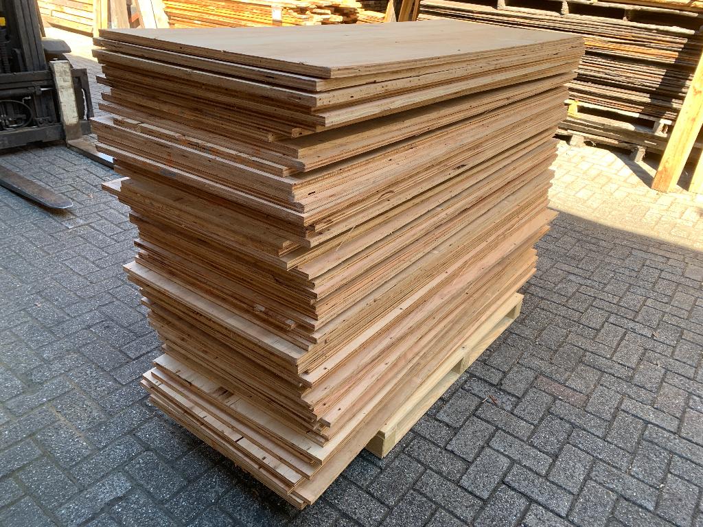 Laatste stuks gebruikte underlayment platen 18mmx 67cmx1,84m, Doe-het-zelf en Verbouw, Platen en Panelen, Ophalen, Gebruikt, Multiplex