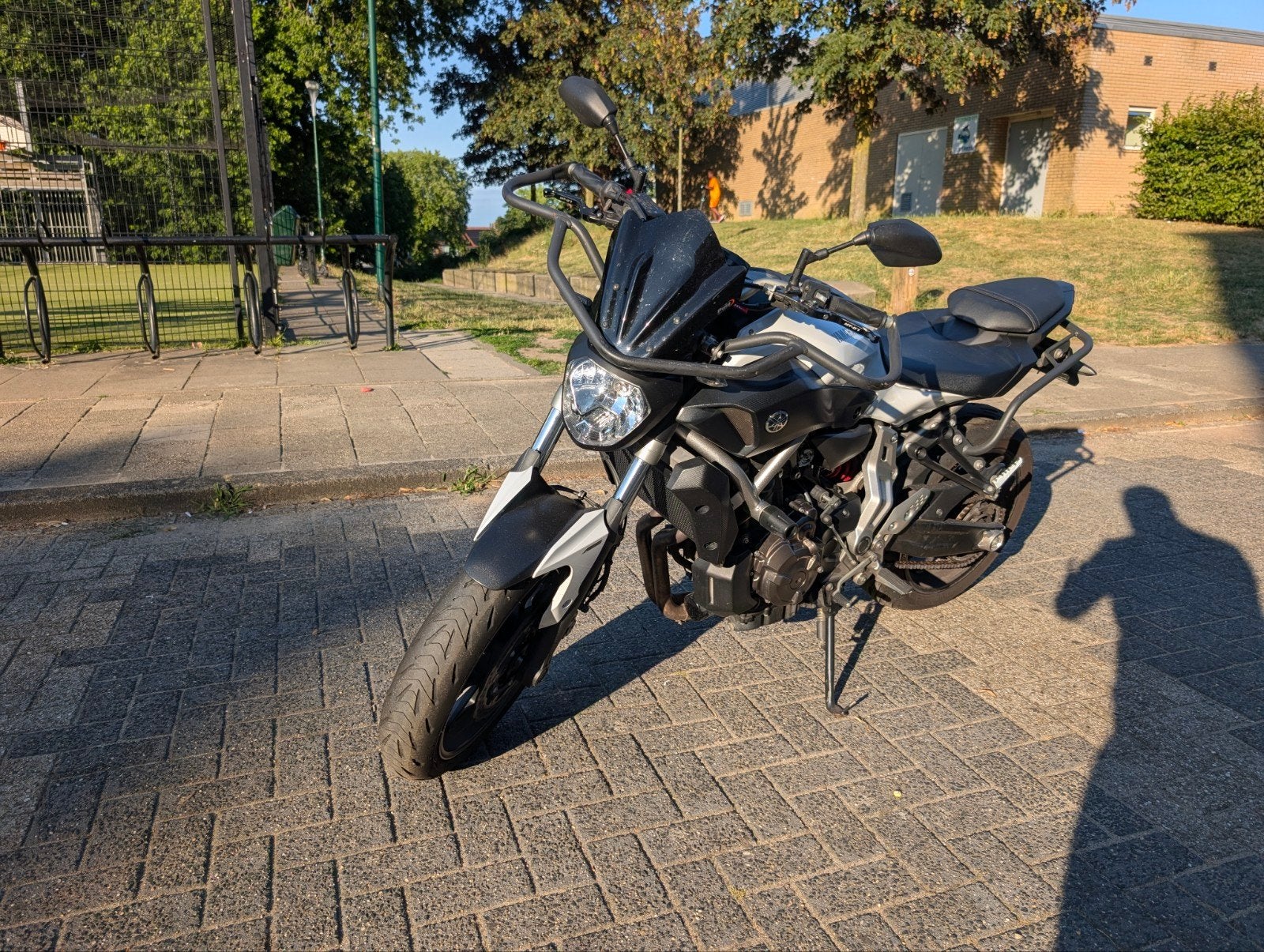 Yamaha MT-07 Wit - Valbeugels - MIVV uitlaat - nieuwstaat, 2 cilinders, Sportuitlaat, Motorrijbewijs A, Gebruikt