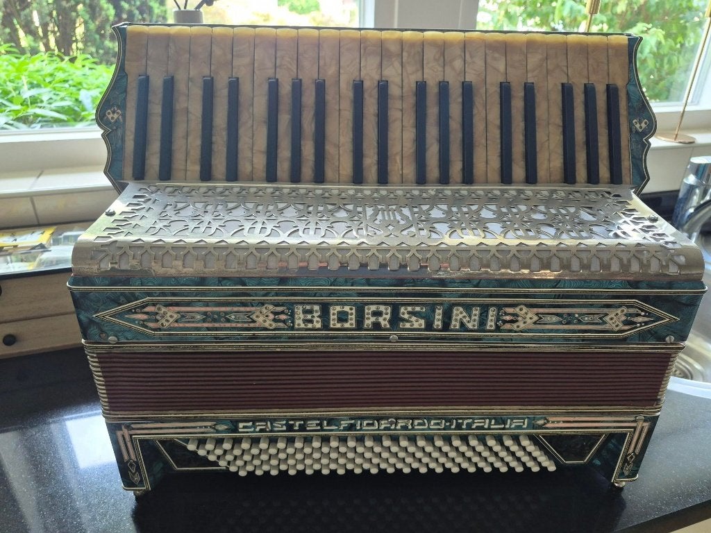 Borsini accordeon, Gebruikt, Toetsaccordeon, Met koffer, 120-bas