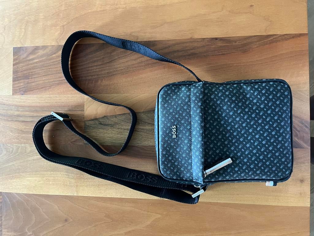 Exclusieve Hugo Boss crossbody bag heren, Sieraden, Tassen en Uiterlijk, Tassen | Schoudertassen, Overige merken, Zwart, Nieuw