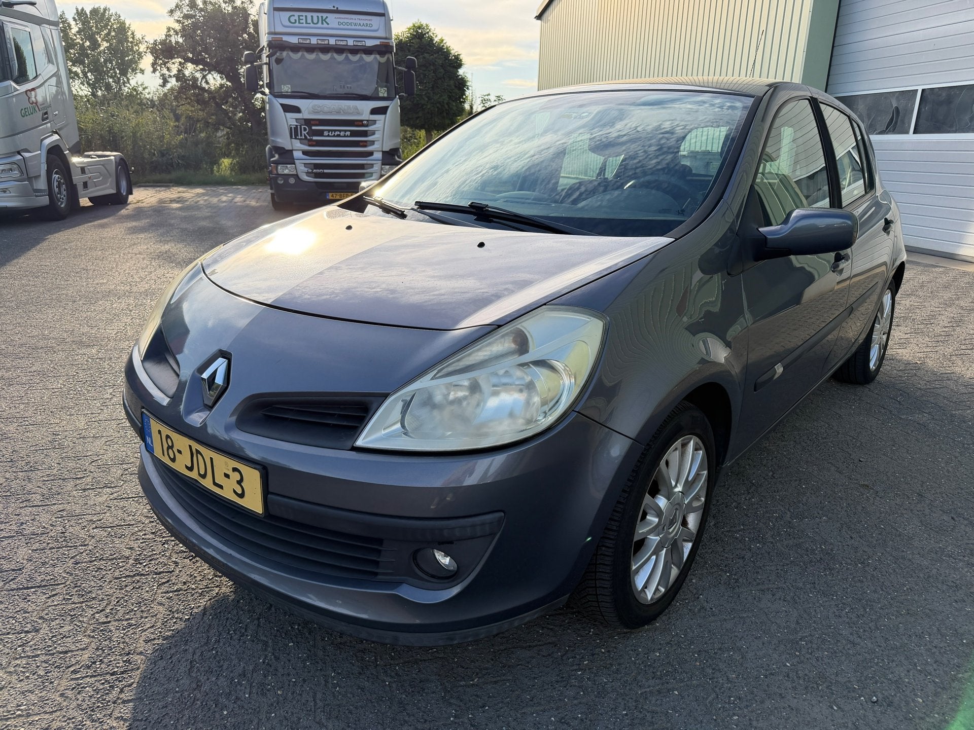Renault Clio 1.2 TCE Collection Airco April 2027, Auto's, Voorwielaandrijving, Gebruikt, 4 cilinders, Blauw
