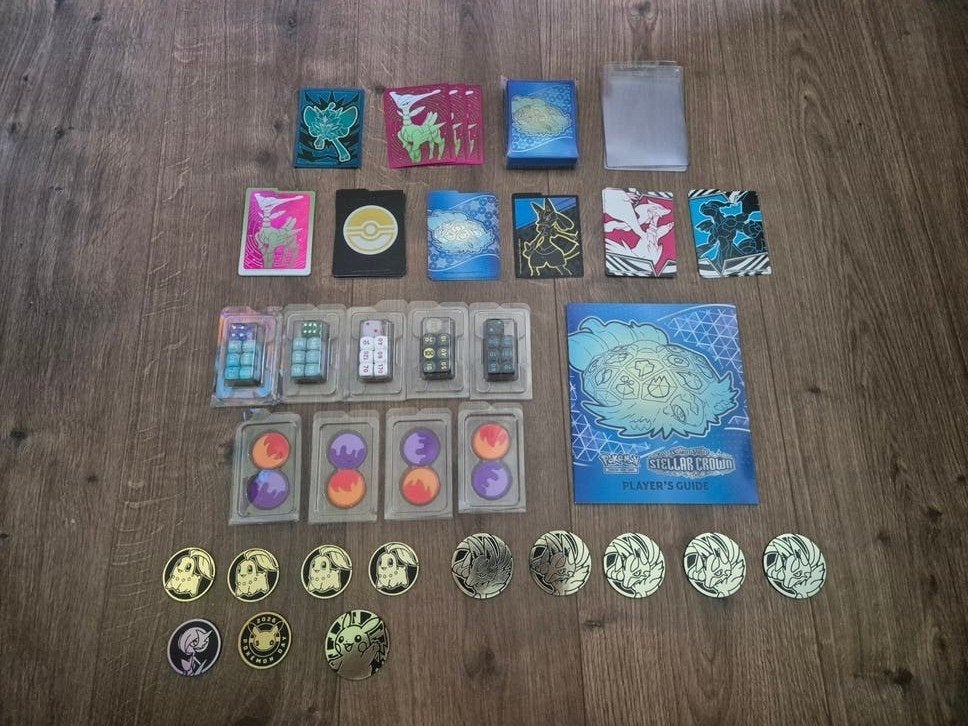 Diverse Pokémon Spullen: Munten, Sleeves, Dobbelstenen, Gids, Ophalen of Verzenden
