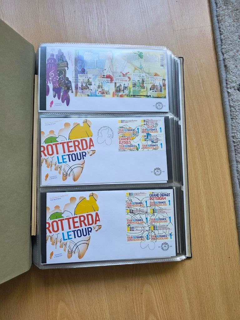 79 eerstedagenveloppen in davo album, Ophalen of Verzenden, Onbeschreven, Nederland