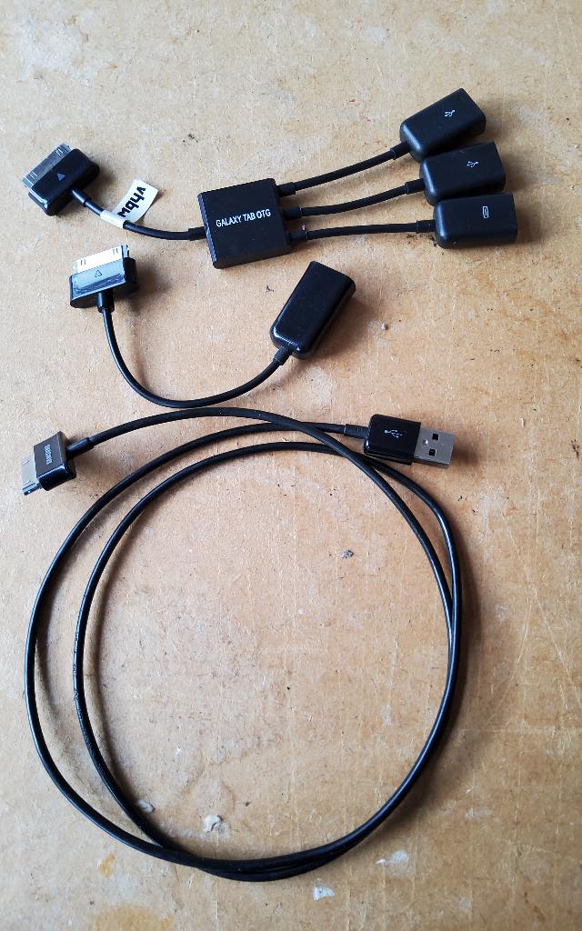 Drie Samsung 30-pins naar USB-A kabels, Verzenden, Zo goed als nieuw