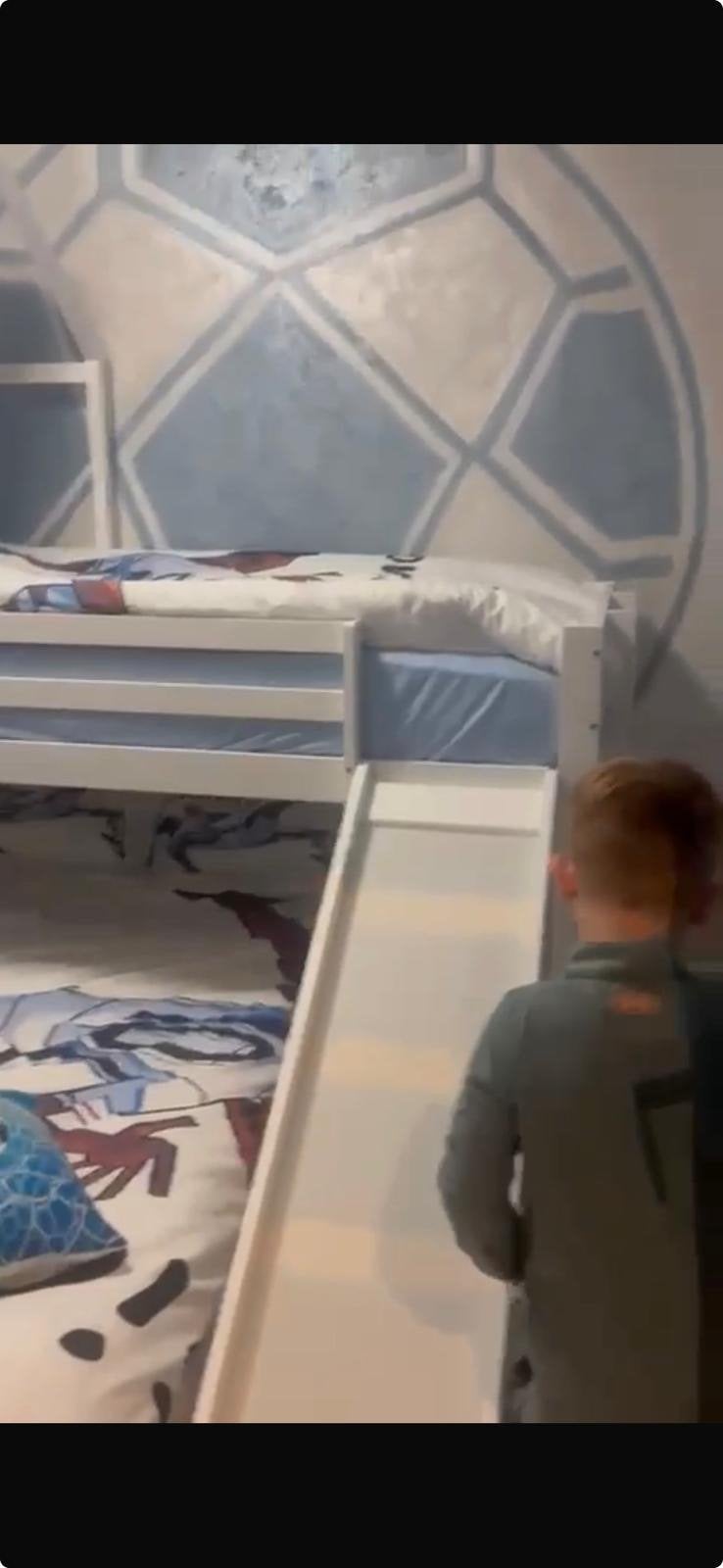 Foto 3 van Hoogslaper met glijbaan en huisbed - Zo goed als nieuw