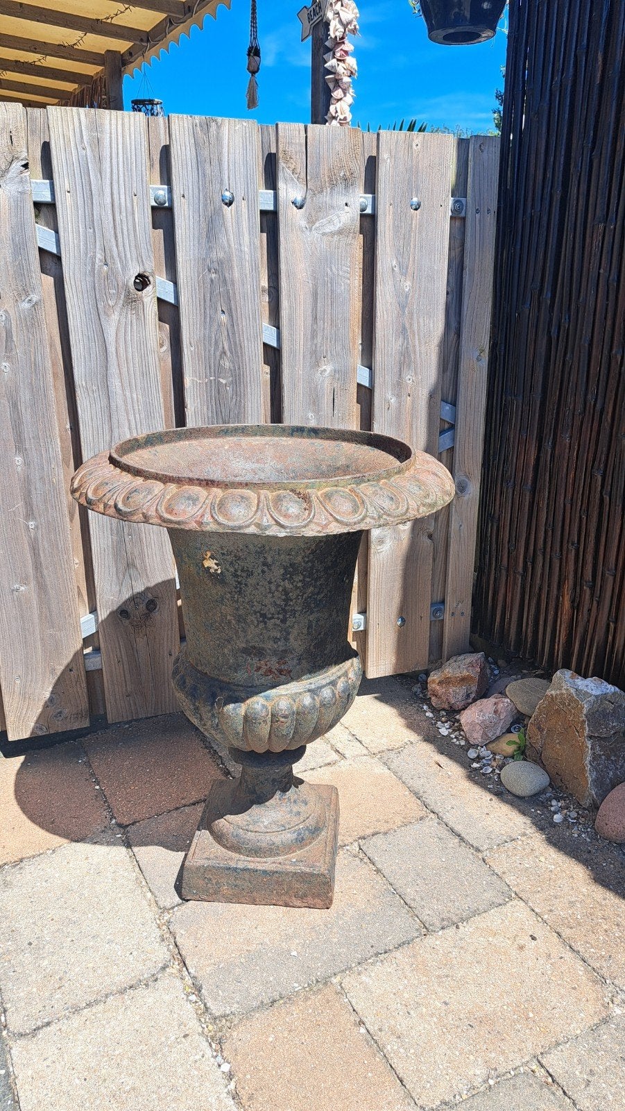 Grote gietijzeren vaas/pot, Tuin en Terras, Bloembakken en Plantenbakken, Ophalen, Rond, Metaal, Minder dan 30 cm