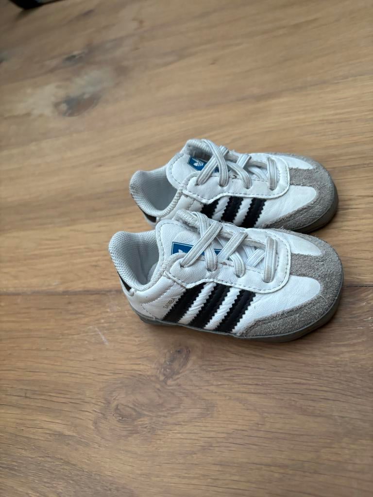 Adidas Samba babyschoentjes maat 18, Ophalen of Verzenden, Gebruikt, Jongetje of Meisje, Schoentjes