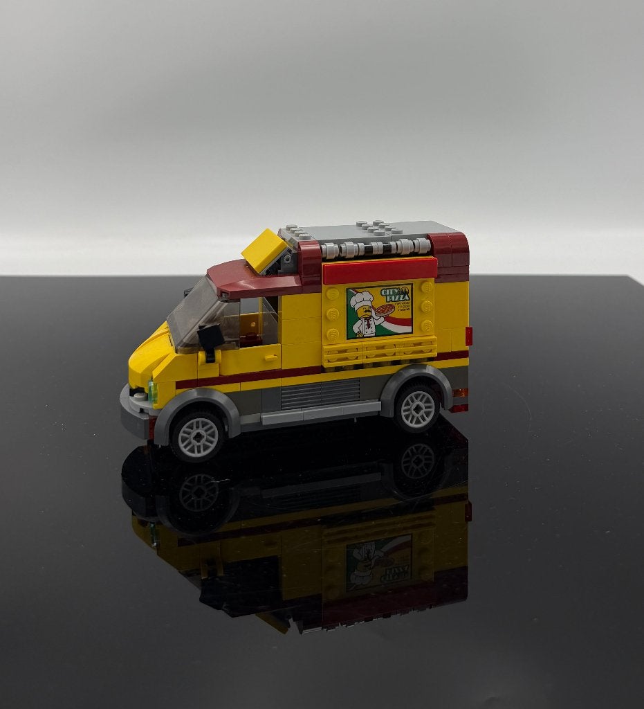 Lego City Pizza Bestelwagen, Verzamelen, Gebruikt, Community@lego.com, Ophalen of Verzenden, 33 Bath Road Slough SL1 3UF United Kingdom