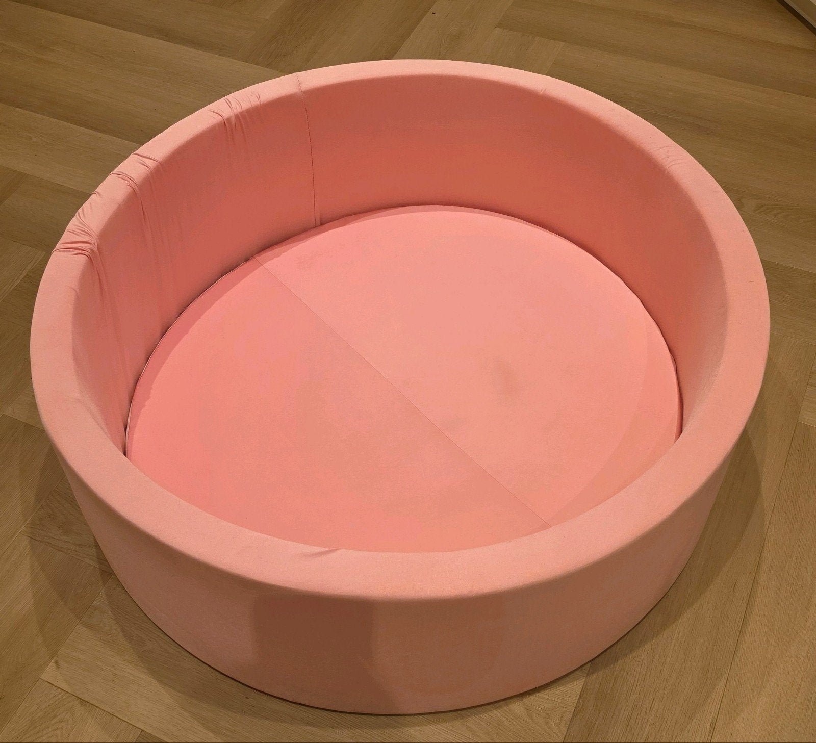 Roze ballen bak met ballen, Ophalen