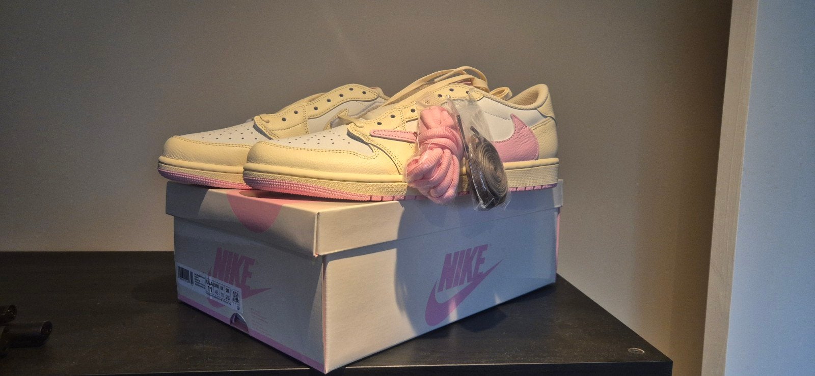 Nike Dunk Low 'Pink Foam' (GS) - Maat 45, Ophalen, Nike Travis Scott, Nieuw, Sneakers of Gympen