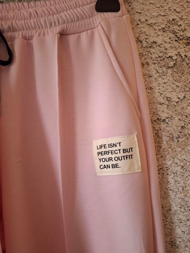 Mooi roze comfy pak van New Collection one size t/m ruime 42, Maat 38/40 (M), Nieuw, Ophalen of Verzenden, Nvt