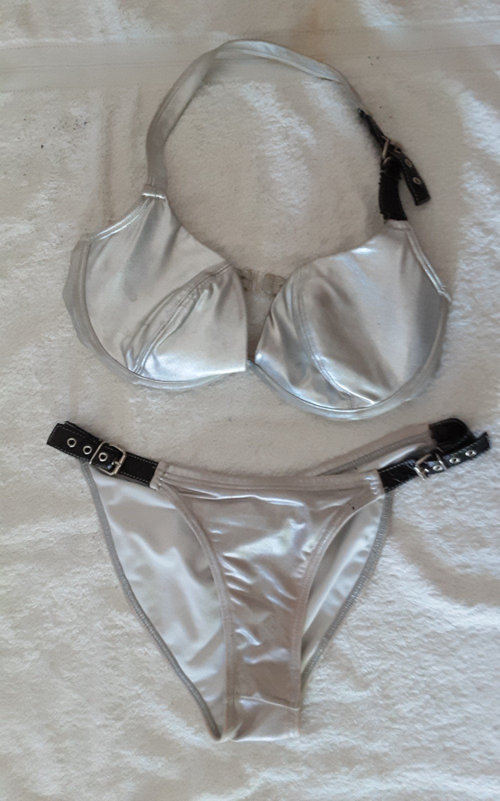 Sexy zilveren BH met slip - verstelbaar - mt 75C/M, Ophalen of Verzenden, Overige kleuren, Setje