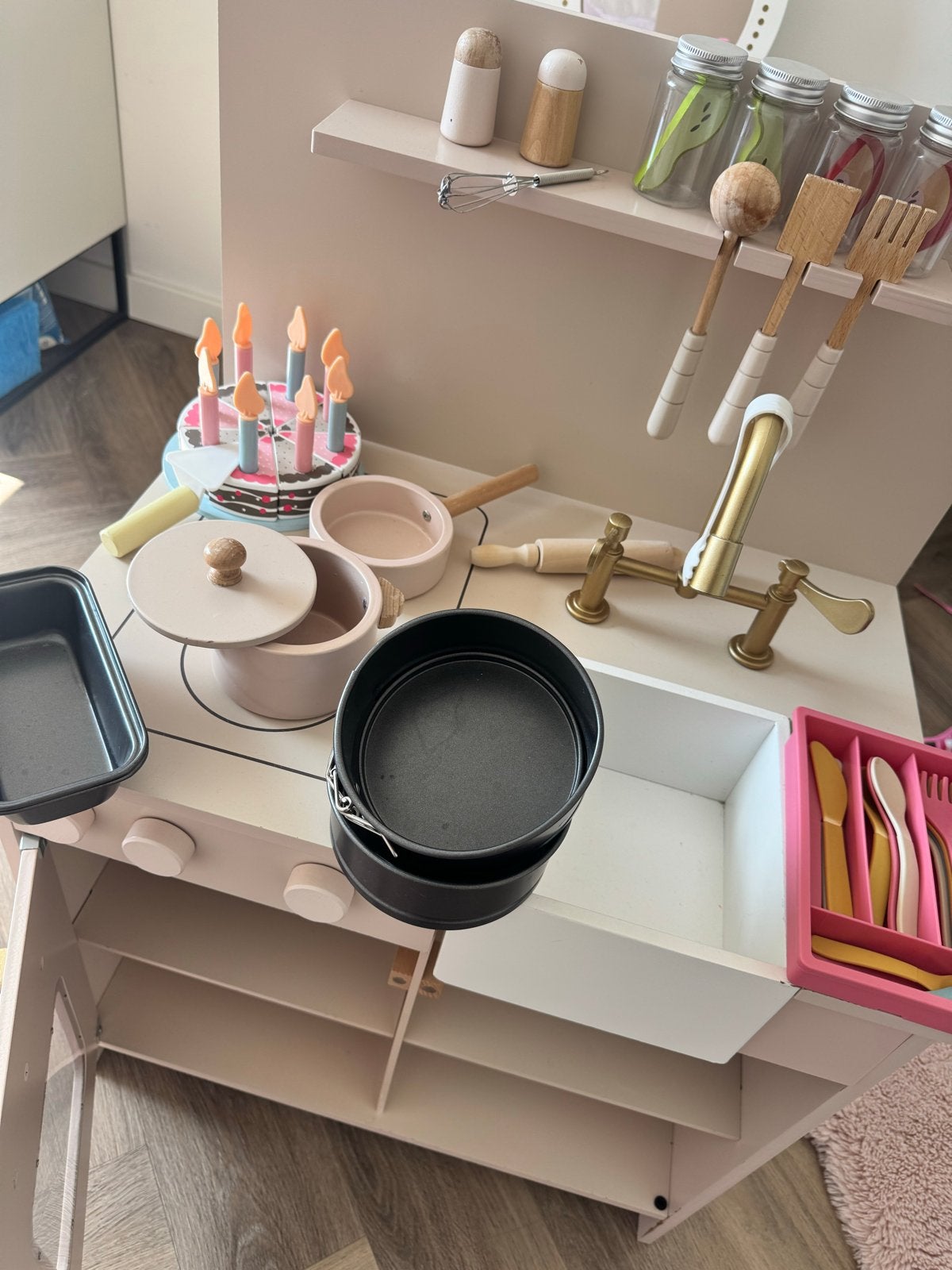 Houten speelkeuken met accessoires, Kinderen en Baby's, Speelgoed | Educatief en Creatief, Ophalen, Gebruikt, Knutselen