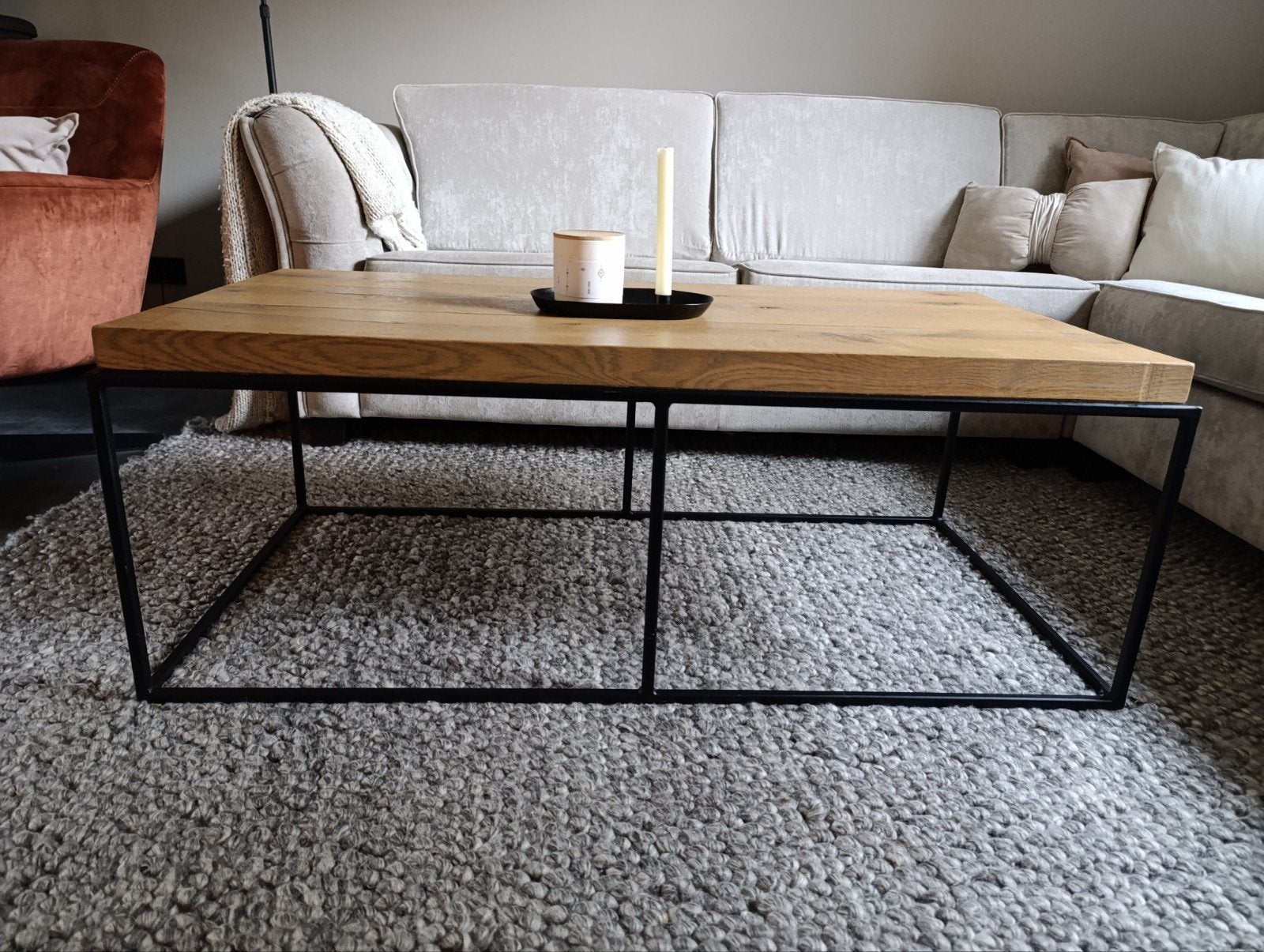 Salontafel met eikenhouten blad en stalen onderstel, Ophalen, 100 tot 150 cm, 50 tot 100 cm, Zo goed als nieuw