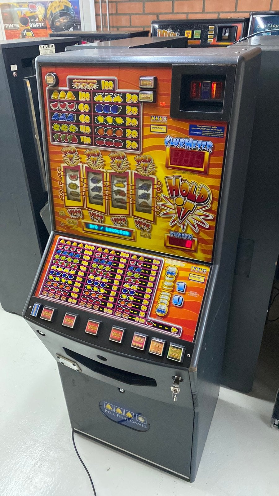 Nette Hold-it op euro’s €299, Verzamelen, Automaten | Gokkasten en Fruitautomaten, Euro, Ophalen, Zo goed als nieuw