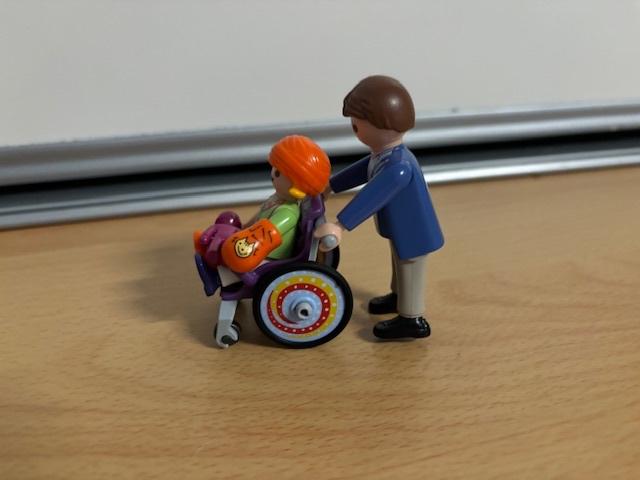 Playmobil kind in rolstoel 6663, Complete set, Ophalen of Verzenden, Zo goed als nieuw, City life