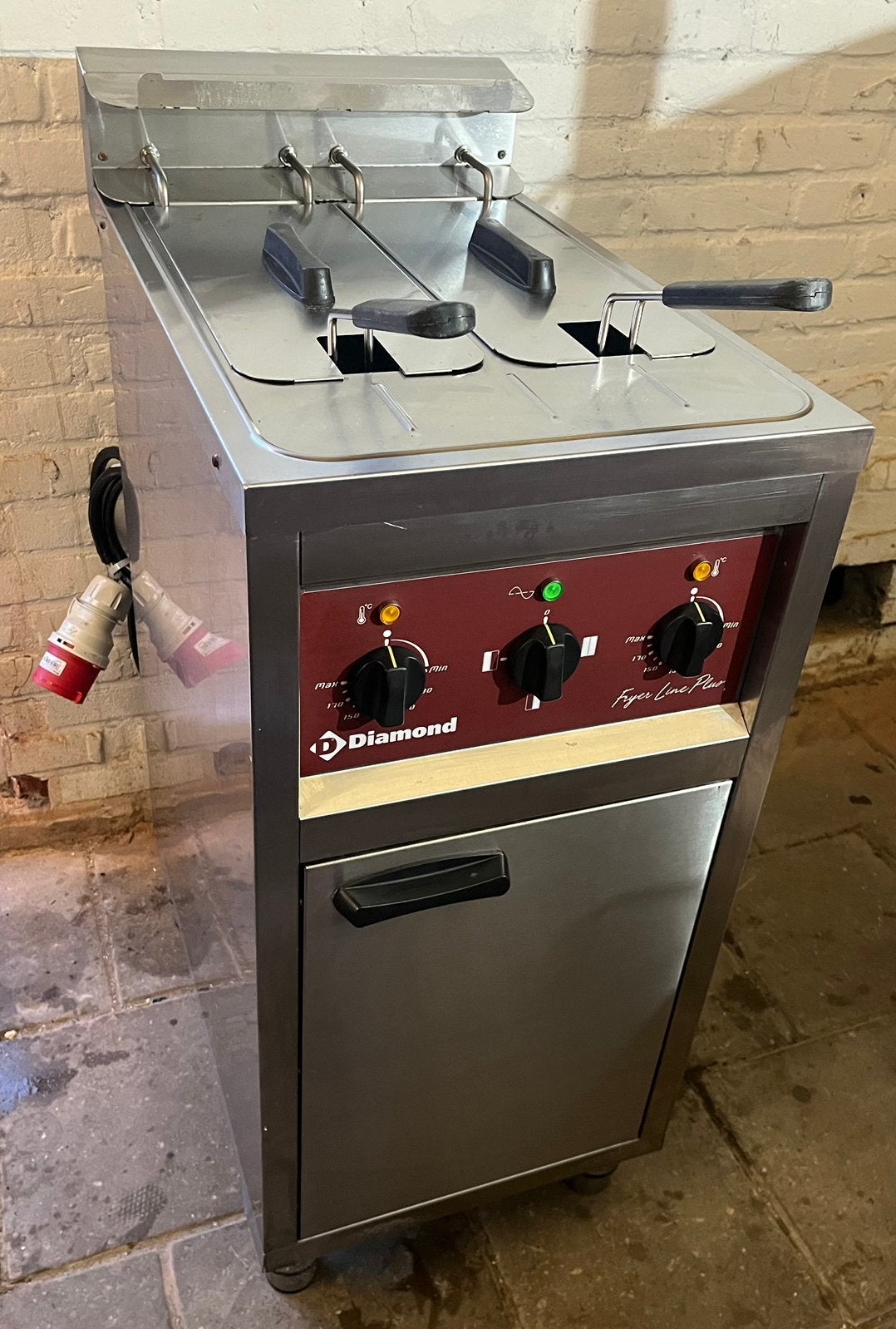 Professionele Diamond dubbele friteuse 10+10L 400V, Ophalen, Zo goed als nieuw