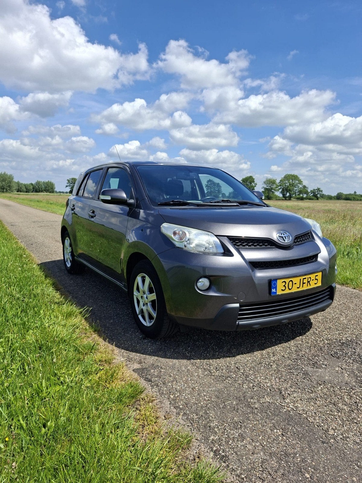 Toyota Urban Cruiser 1.3 Vvt-i 2009 Grijs, Auto's, Toyota, Voorwielaandrijving, 4 cilinders, 100 pk, 49 €/maand